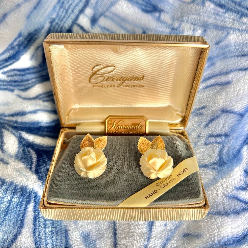 *VINTAGE* Krementz Genuine Hand-Carved Ivory Flower Earrings w/ 14k Gold Overlay